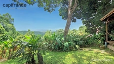 Propriété vue montagnes 12 pièces composée d'une villa et 1 maison créole