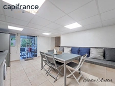Spacious 6-room villa with swimming pool and its 3-room apartment in a quiet area 