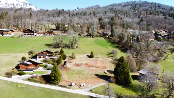 Haute Savoie (74), à vendre SAMOENS - Domaine skiable Grand Massif - Terrain à bâtir de 4'359 m²