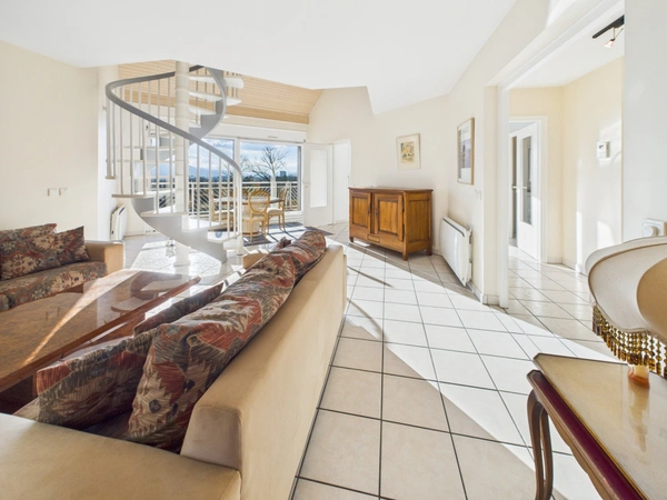 Haute Savoie (74), à vendre AMBILLY - Proche douane - Appartement T4 duplex attique