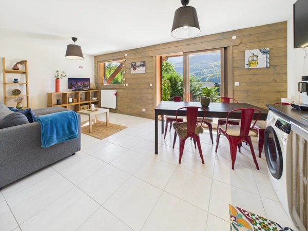 Haute Savoie (74), à vendre SAMOENS - Domaine skiable Grand Massif - Appartement T4 en rez de jardin