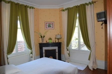 Dpt Aube (10), à vendre ESTISSAC maison P11   