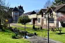 Dpt Aube (10), à vendre ESTISSAC maison P11   