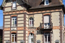 Dpt Aube (10), à vendre ESTISSAC maison P11   