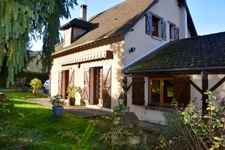 Maison de caractère avec grand terrain arboré exposé sud / sud-est – Proche Aix-en-Othe