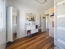 A seulement 7 minutes de Genlis, LONGCHAMP, belle maison spacieuse de 148 m² avec deux garages et piscine