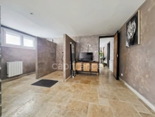 A seulement 7 minutes de Genlis, sur la commune de LONGCHAMP, charmante maison d'une surface de 148 m²
