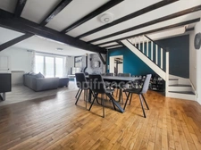 CHAMPDÔTRE, maison familiale d'une surface de 255 m² au sol avec 7 chambres et piscine