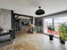 A seulement 7 minutes de Genlis, sur la commune de LONGCHAMP, charmante maison d'une surface de 148 m²