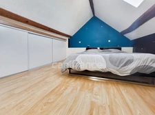 CHAMPDÔTRE, maison familiale d'une surface de 255 m² au sol avec 7 chambres et piscine