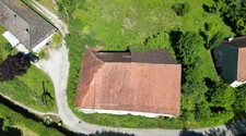 Doubs (25), à vendre Le Val, terrain de 1732 m2 + bâtisse en ruine de 447 m2 au sol