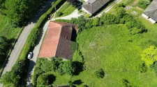 Doubs (25), à vendre Le Val, terrain de 1732 m2 + bâtisse en ruine de 447 m2 au sol