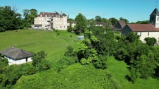 Doubs (25), à vendre Le Val, terrain de 1732 m2 + bâtisse en ruine de 447 m2 au sol