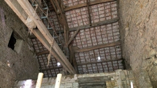 Doubs (25), à vendre Le Val, terrain de 1732 m2 + bâtisse en ruine de 447 m2 au sol