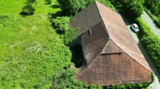 Doubs (25), à vendre Le Val, terrain de 1732 m2 + bâtisse en ruine de 447 m2 au sol