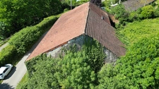 Doubs (25), à vendre Le Val, terrain de 1732 m2 + bâtisse en ruine de 447 m2 au sol