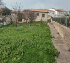 Rare in FRONTIGNAN (34) - Single-storey 5-room house with outbuildings 