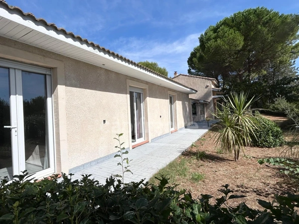 Maison de plain-pied 5 pièces de 204 m² avec piscine sur plus de 2 000 m² de terrain COURNONTERRAL (34)