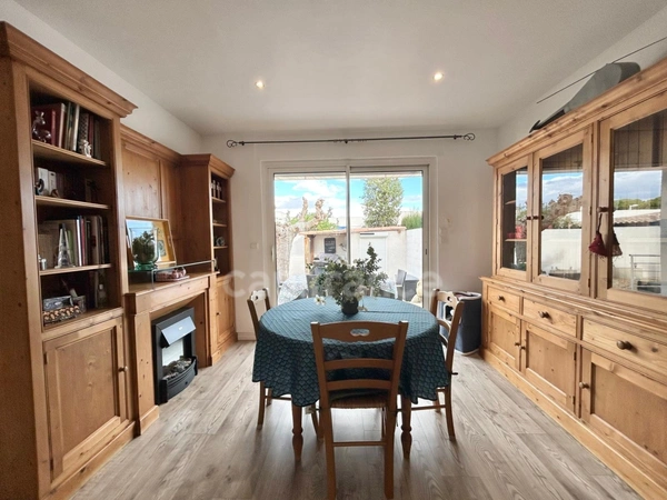 À VENDRE Carnon plage 34130 - Villa+Appartement - 8 pièces, 180m² - 5 chambres - garage - 2 terrasses -véranda- jardin - Proche mer - MAUGUIO (34)