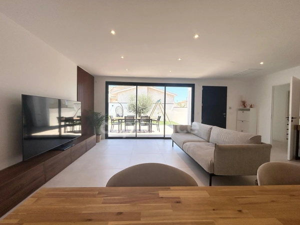 À VENDRE villa Frontignan 34 – Charmante villa de plain-pied T4 de 116 m² avec piscine – Quartier calme en fond d’impasse 