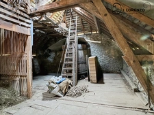House to renovate on a large basement with 2 garages and convertible attic space in Vimines (73)