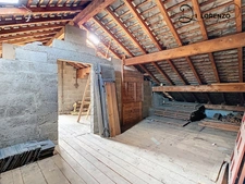House to renovate on a large basement with 2 garages and convertible attic space in Vimines (73)