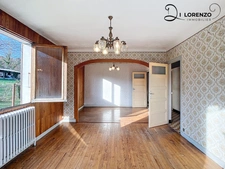 House to renovate on a large basement with 2 garages and convertible attic space in Vimines (73)