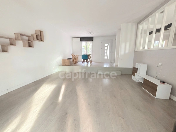 Maison à vendre 5 pièces MOUGINS (06)