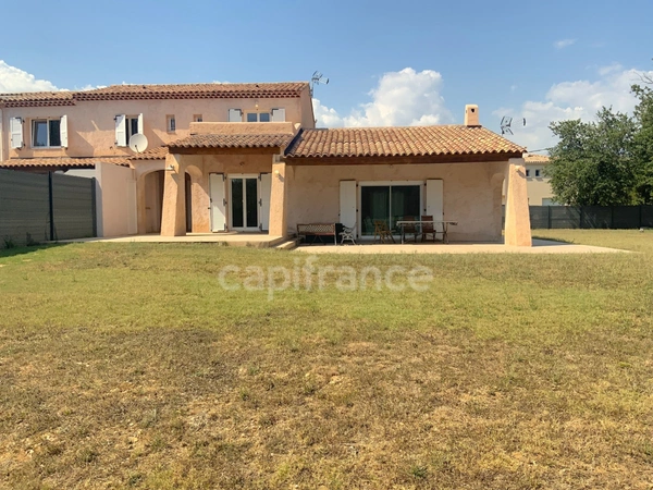 Maison à vendre 8 pièces CALLIAN (83)