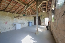 A vendre à SAINT HYMETIERE sur VALOUSE (A 1 heure de Lyon ou de Genève et 35 minutes d'Oyonnax ou de Lons le Saunier) Très belle maison de village