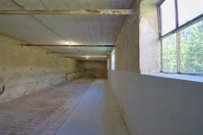 A vendre à SAINT HYMETIERE sur VALOUSE (A 1 heure de Lyon ou de Genève et 35 minutes d'Oyonnax ou de Lons le Saunier) Très belle maison de village