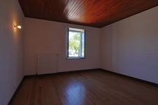 A vendre à SAINT HYMETIERE sur VALOUSE (A 1 heure de Lyon ou de Genève et 35 minutes d'Oyonnax ou de Lons le Saunier) Très belle maison de village