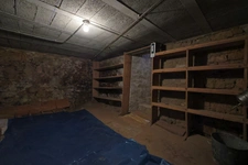 A vendre à SAINT HYMETIERE sur VALOUSE (A 1 heure de Lyon ou de Genève et 35 minutes d'Oyonnax ou de Lons le Saunier) Très belle maison de village