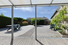 A vendre à SAINT HYMETIERE sur VALOUSE (A 1 heure de Lyon ou de Genève et 35 minutes d'Oyonnax ou de Lons le Saunier) Très belle maison de village
