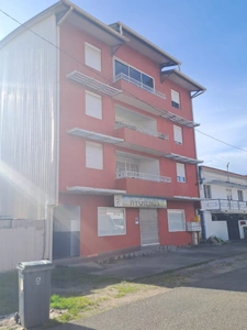 Local/bureau à vendre  (973)