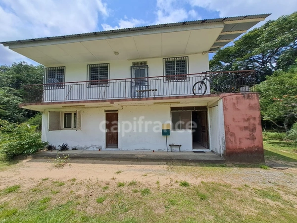 Dpt Guyane (973), à vendre  maison P8 de 300 m²  