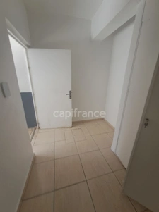 Local/bureau à vendre  (973)