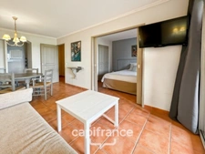 Appartement de 33m2 vue exceptionnelle sur le parcours, une chambre meublé, équipé et décoré