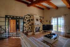 Bouches du Rhône Department (13), for sale SAINT MITRE LES REMPARTS P8 house of 230 m² Large family villa or investment – Exceptional view of the pond & Sainte-Victoire