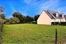 LE CROISIC-TERRAIN CONSTRUCTIBLE VIABILISÉ (AVEC FIBRE) DE 561M2- AU CALME-PROCHE COMMERCE ET PLAGES