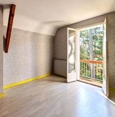 LA BAULE-MAISON 216 M² – TERRAIN 1 160 M² – JARDIN-CAVE-DEPENDANCE -GARAGE-À PROXIMITÉ DE LA PLAGE ET DES COMMERCES DE L'AV L'AJARRIGE