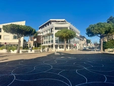 LA BAULE CENTRE DE GAULLE-LOCAL/APPARTEMENT 103M2-TERRASSE ET JARDIN- BIEN D'EXCEPTION