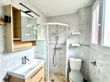 LE POULIGUEN-APPARTEMENT T2 DE 37M2-UNE PLACE DE PARKING-PROCHE COMMERCE A PIED- AU CALME