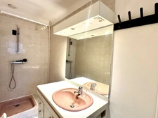 SAINT NAZAIRE-MAISON DE 57m2-3 PIÈCES-TERRAIN 261m2-GARAGE-PLACES DE PARKING POSSIBLE PROFESSIONNEL