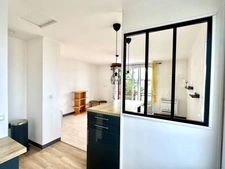 LE POULIGUEN - 1-BEDROOM APARTMENT OF 37M2 - ONE PARKING SPACE - CLOSE TO SHOPS WITHIN WALKING DISTANCE - QUIET LOCATION