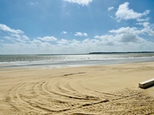   LA BAULE CENTRE-T3 TRAVERSANT DE 81M2- FACE MER