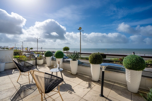 Appartement à vendre 4 pièces de 102m² LA BAULE ESCOUBLAC (44) FACE MER