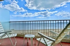 STUDIO DE 27M2-TERRASSE 8M2-FACE MER-DERNIER ETAGE-QUARTIER ACQUABAULE-PLACE DE PARKING EXTERIEURE