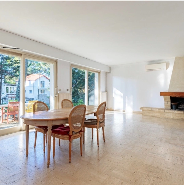 LA BAULE-MAISON 216 M² – TERRAIN 1 160 M² – JARDIN-CAVE-DEPENDANCE -GARAGE-À PROXIMITÉ DE LA PLAGE ET DES COMMERCES DE L'AV L'AJARRIGE