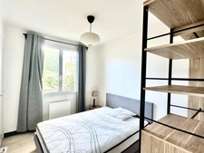 LE POULIGUEN - 1-BEDROOM APARTMENT OF 37M2 - ONE PARKING SPACE - CLOSE TO SHOPS WITHIN WALKING DISTANCE - QUIET LOCATION